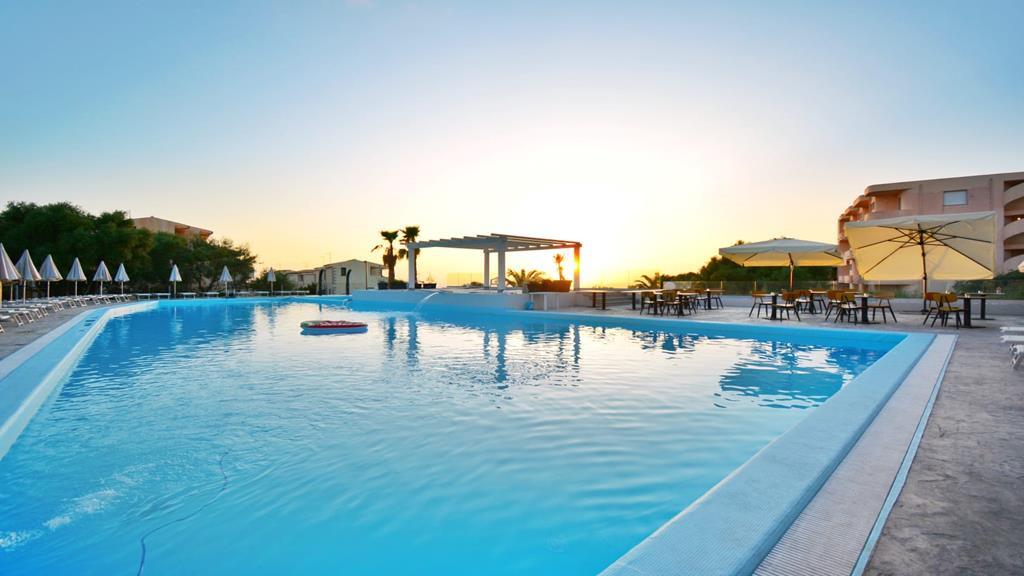 Horizon Hotel Бадези Екстериор снимка